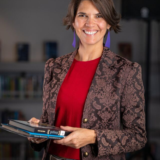 avatar for Julia Magalhães