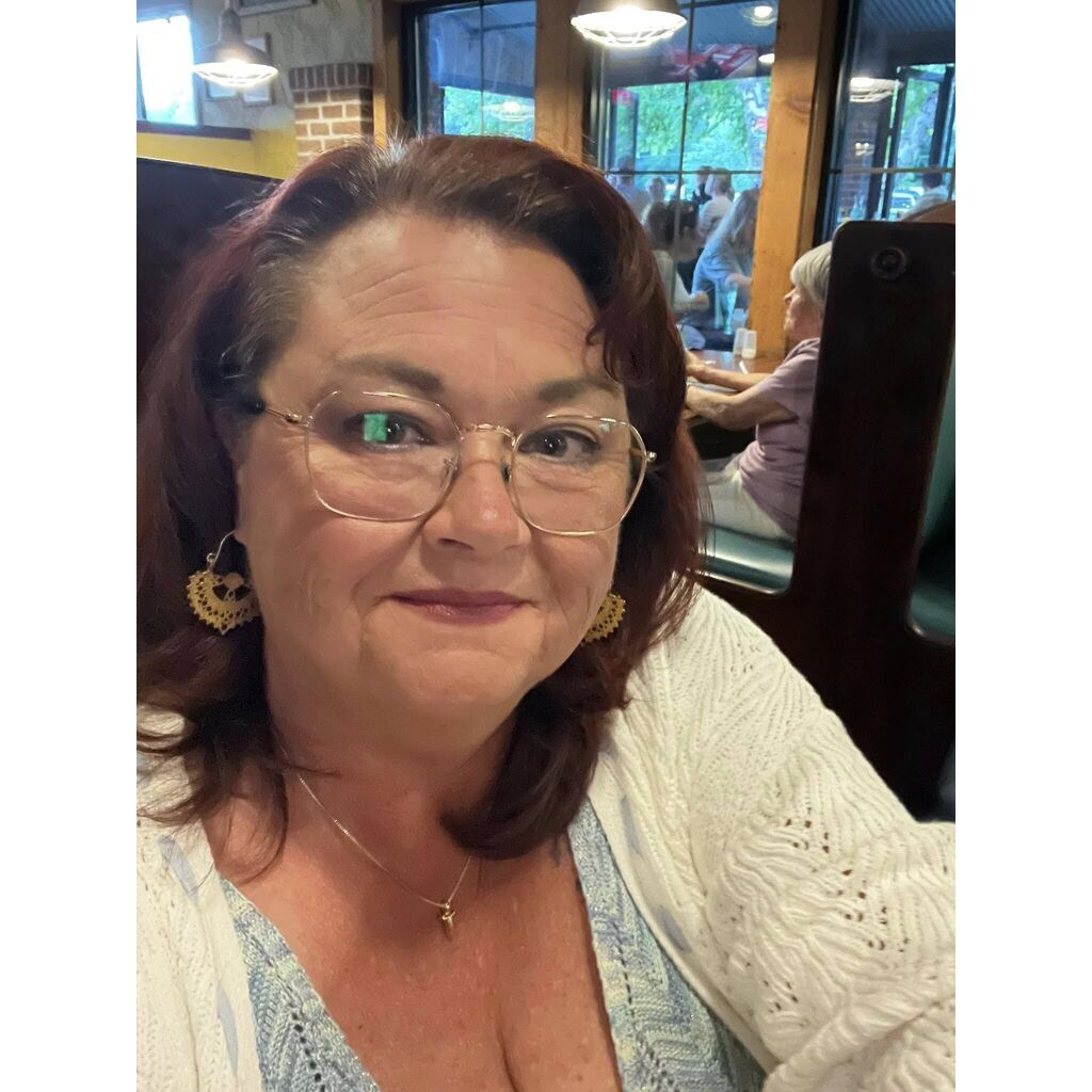 avatar for Tracey Winger