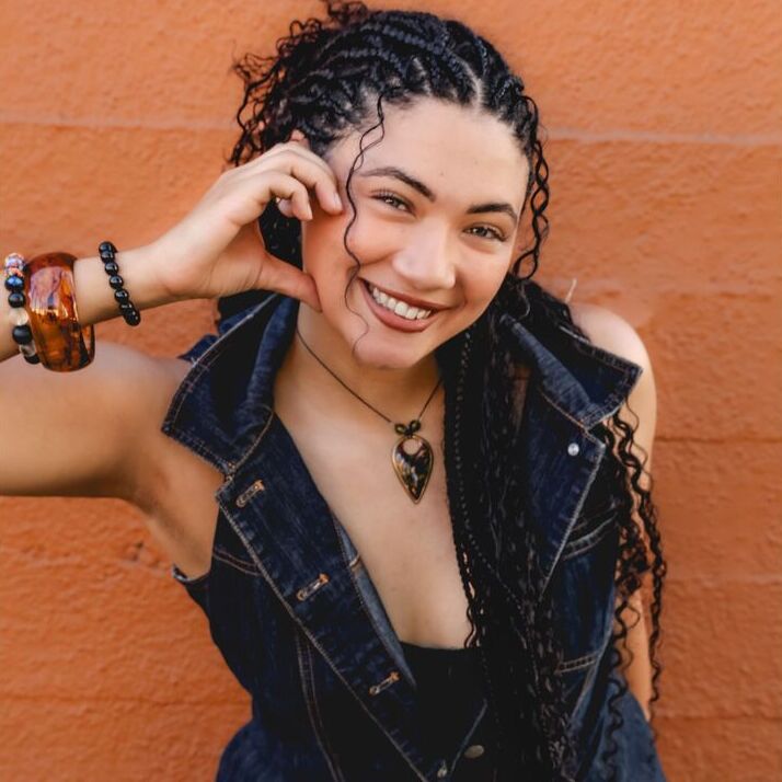 avatar for Amaya Weldon