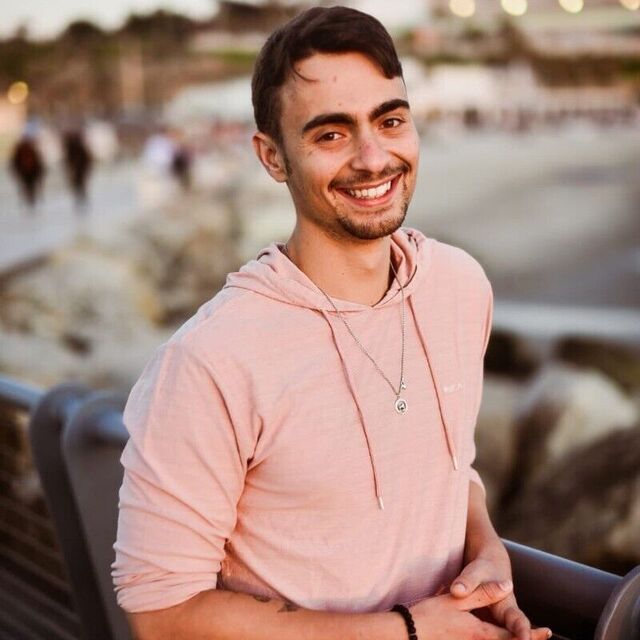 avatar for Dan Lisichkin