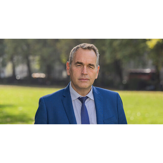 avatar for Professor Lee Elliot-Major