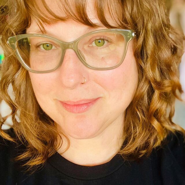 avatar for Elizabeth Ricciardi