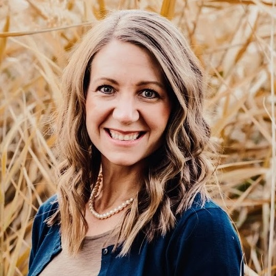 avatar for Lyndsay Nicholson