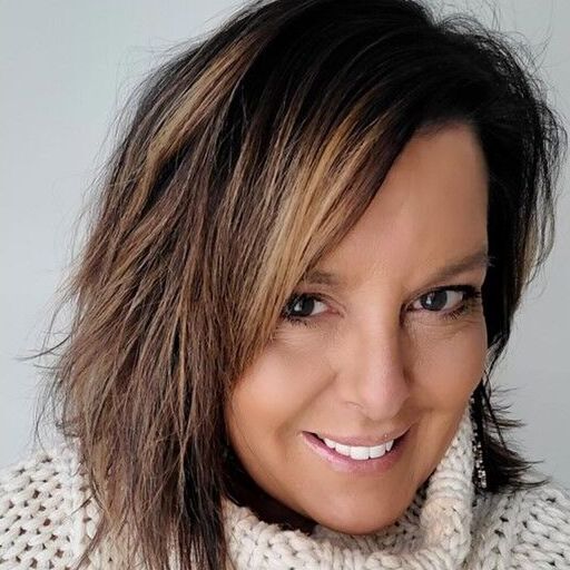 avatar for Christin Lovat