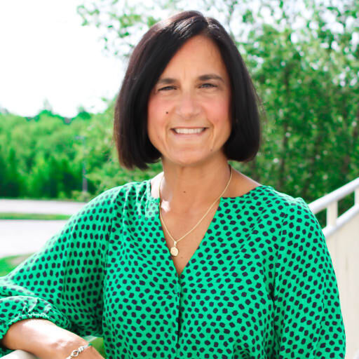avatar for Vivian Varona