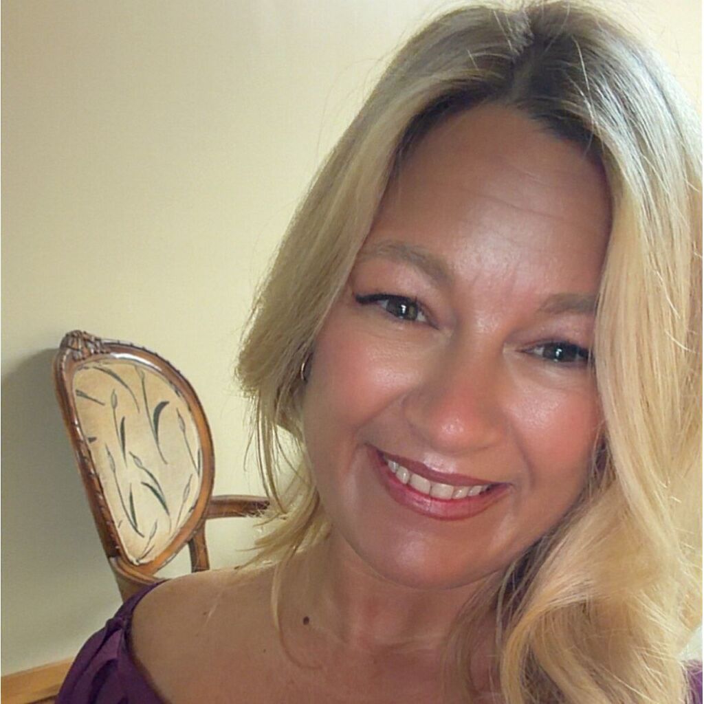 avatar for Amanda Lewis