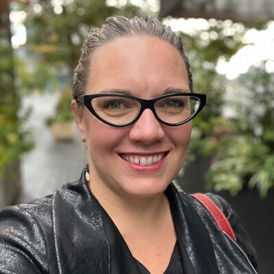 avatar for Lindsay Burr