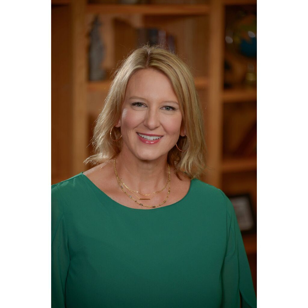 avatar for Lyndsey Hamlin