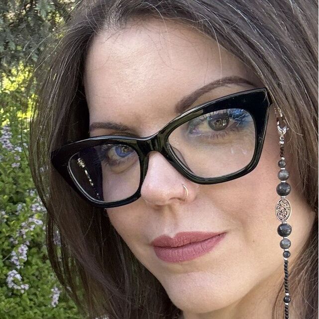 avatar for Lindsay Thomas