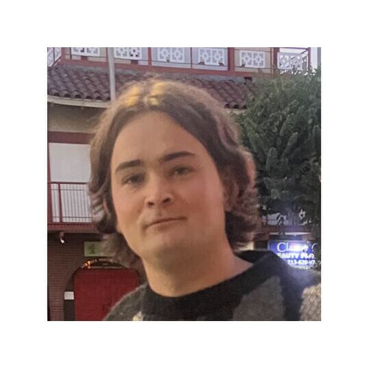 avatar for Elias Ellison