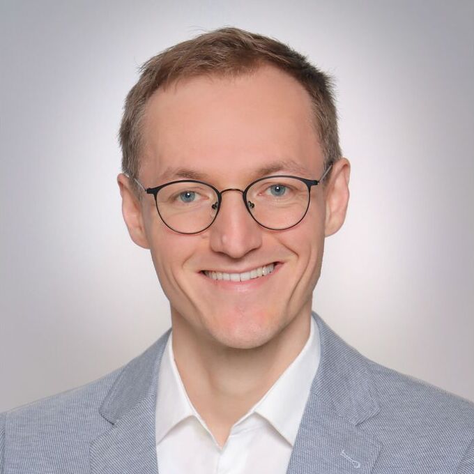 avatar for Dr. Simon Kloker