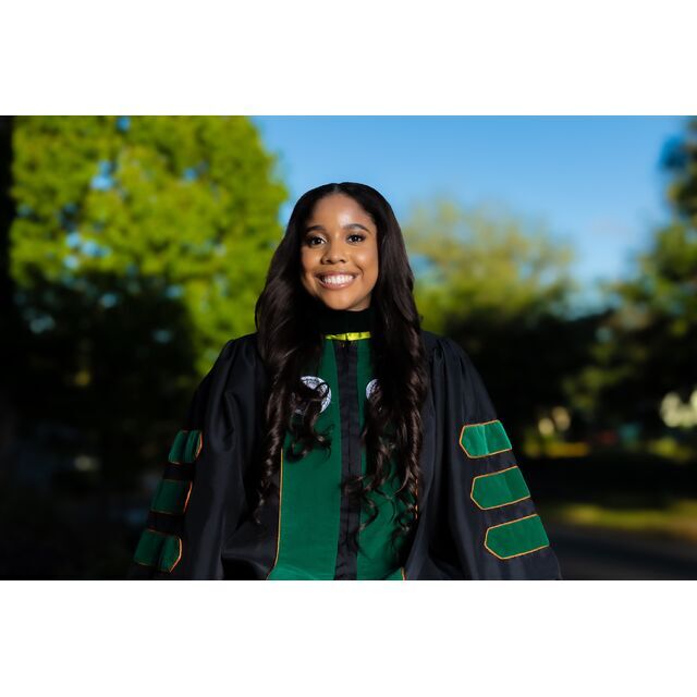 avatar for Rayna Wallace