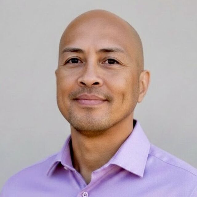 avatar for César Cadabes