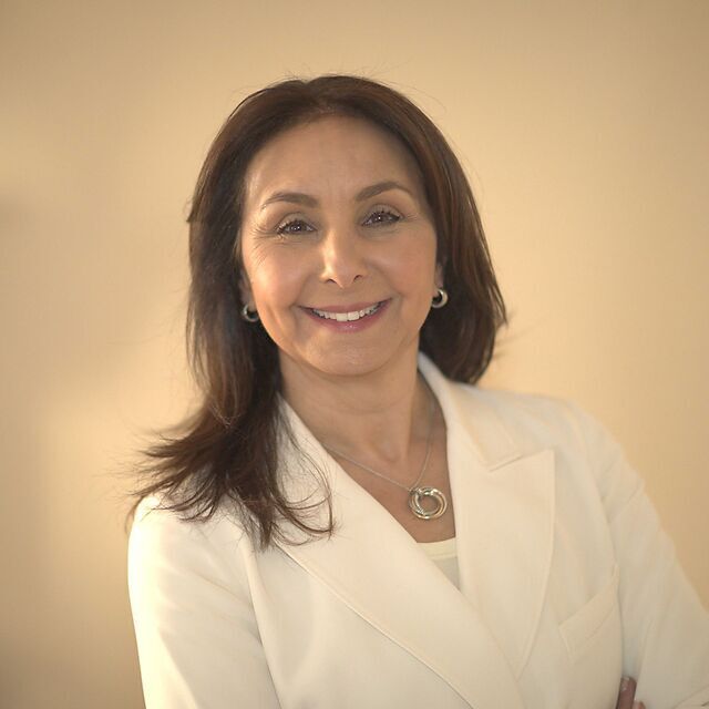 avatar for Liz Barrett