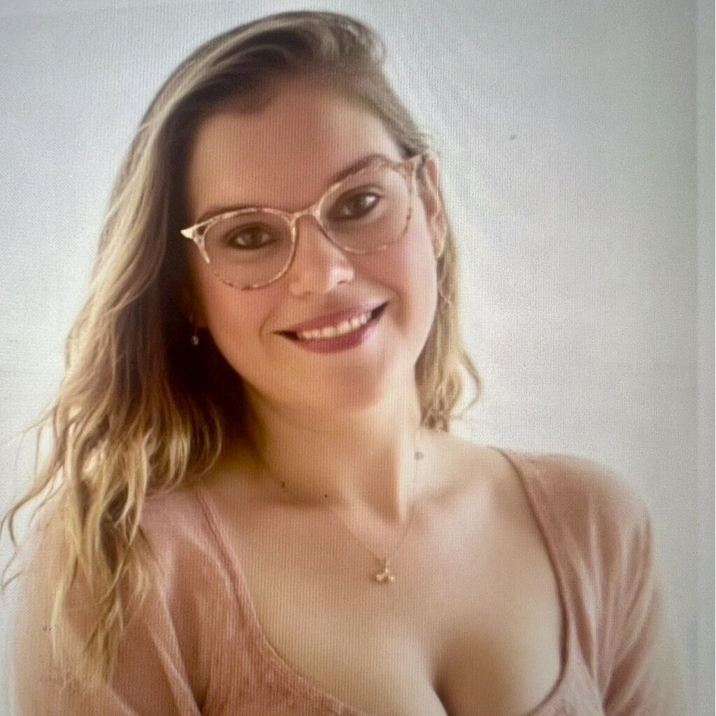 avatar for Laura Juliano