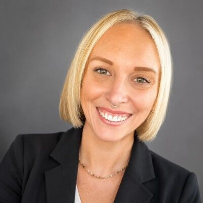 avatar for Elizabeth Pugh