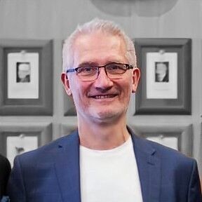 avatar for Janusz Bujko