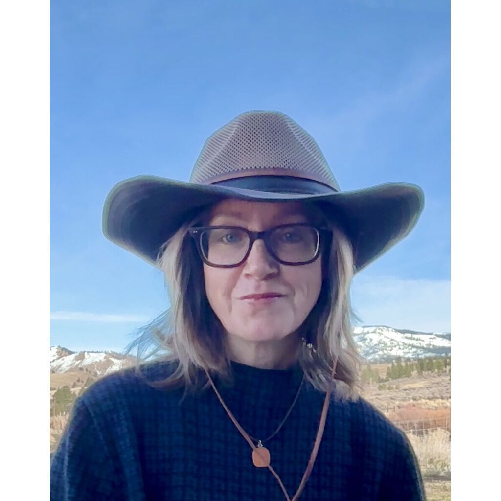 avatar for Elisa Carlsen