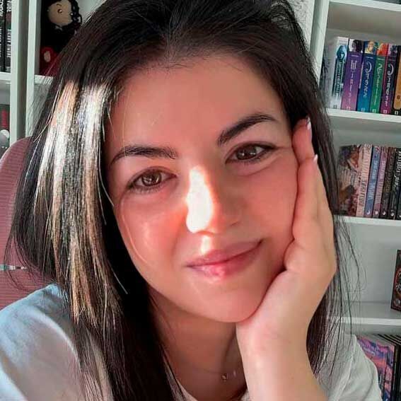 avatar for Miriam Mosquera