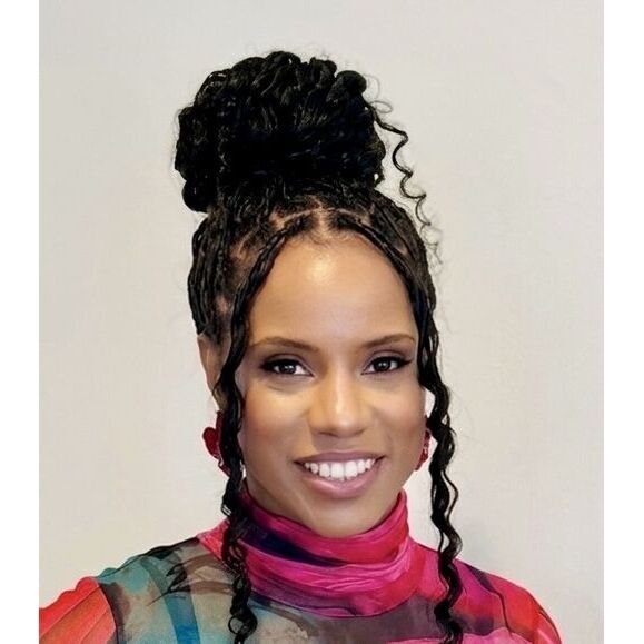 avatar for Dominique Hill
