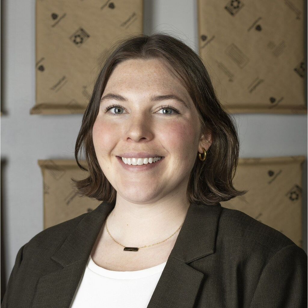 avatar for Liz Helm