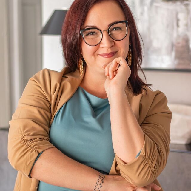 avatar for Elizabeth Brendel Horn